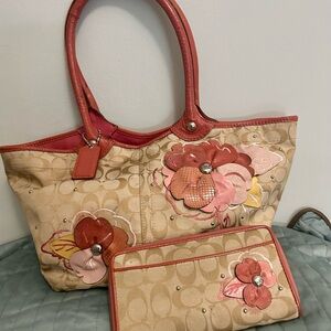 Coach bleaker signature tote bag & wallet with pink and Rose colored flowers